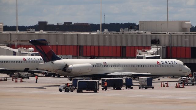 McDonnell Douglas MD-88 (N967DL)