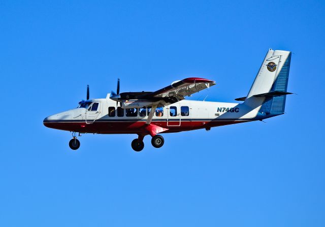 De Havilland Canada Twin Otter (N74GC) - N74GC 1977 Dehavilland DHC-6-300 C/N 559 -   Las Vegas - McCarran International (LAS / KLAS) USA - Nevada, October 26, 2011 Photo: Tomás Del Coro