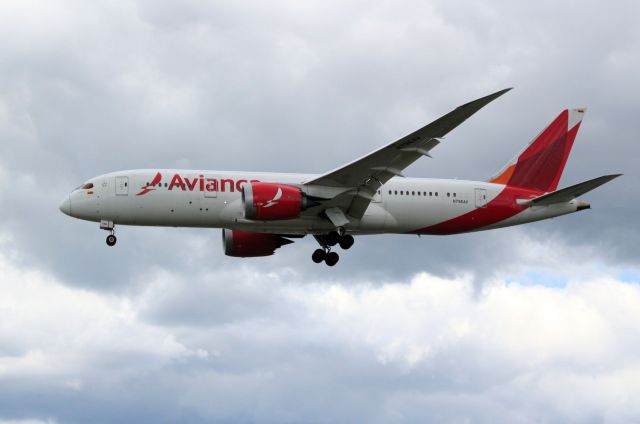 Boeing 787-8 (N796AV)