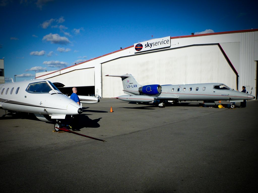 Learjet 35 (N42HN) - Learjet N42HN Critical Care Medflight air ambulance transferring a patient to Luxembourg Air Rescue in Montreal.