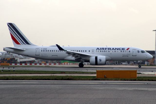 Airbus A220-300 (F-HPNF) - Landing on rwy 27L on 28-Dec-23 operating flight AFR1780 from LFPG.