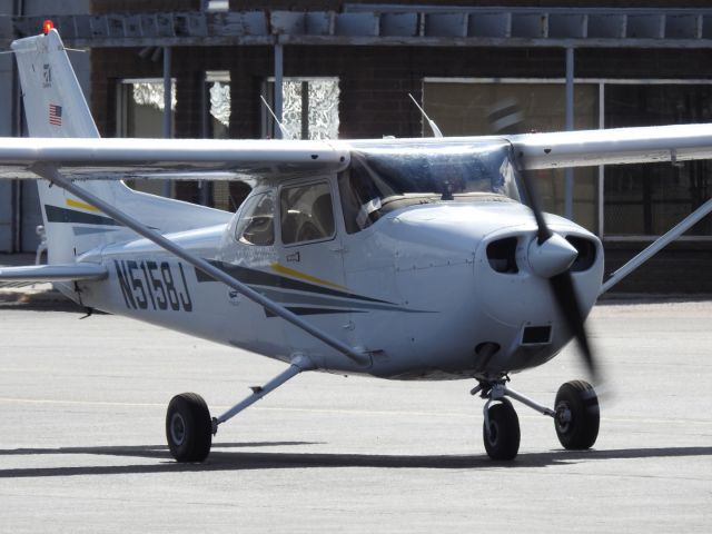 Cessna Skyhawk (N5158J)