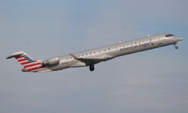 Canadair Regional Jet CRJ-900 (N958LR)