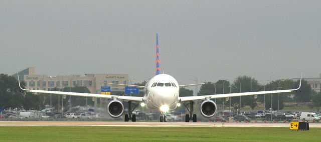 Airbus A320 (N252NV)