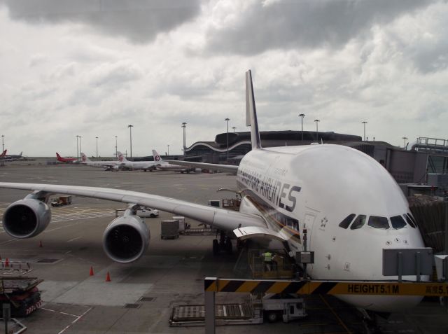 Airbus A380-800 —