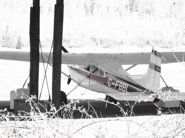 Cessna Skywagon (C-FBBL) - Taken from train tracks