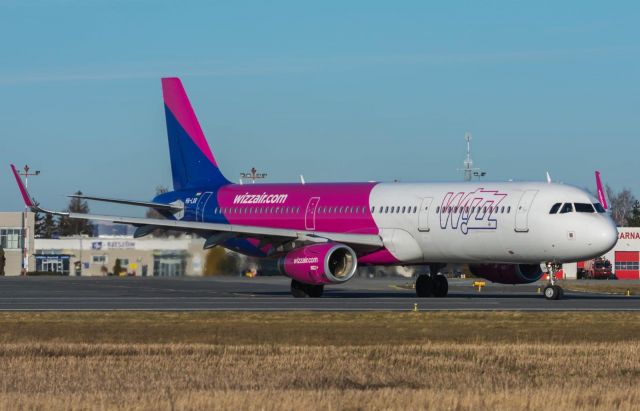 Airbus A321 (HA-LXR) - Spotting EPRZ