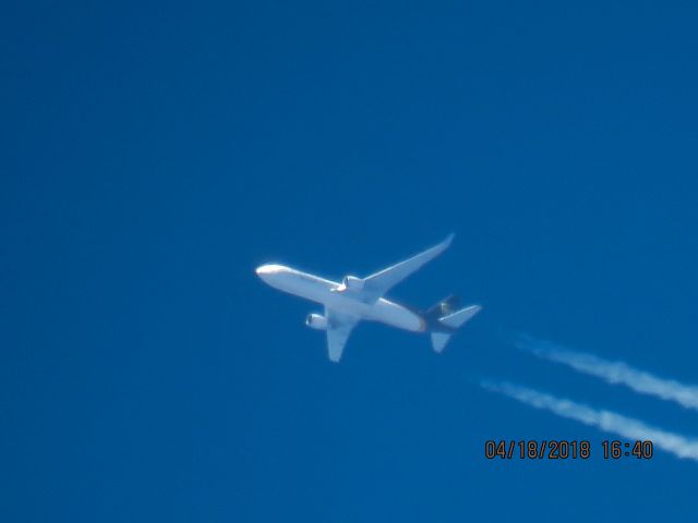 BOEING 767-300 (N305UP)