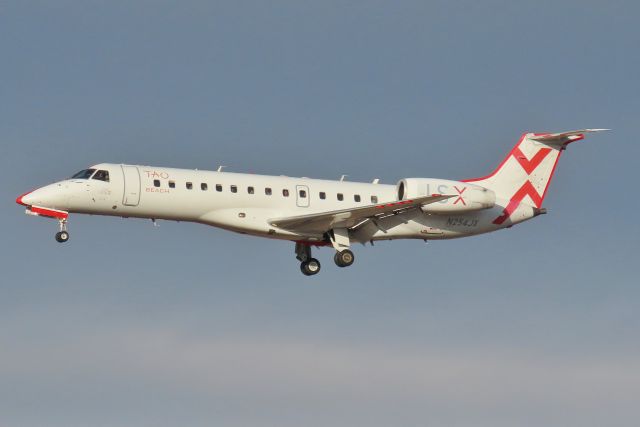 Embraer ERJ-135 (N254JX)