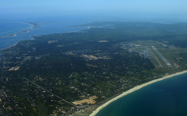 Beechcraft Baron (58) (KACK) - Departure out of Nantucket.