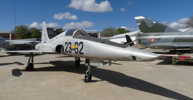 — — - Northrop F-5