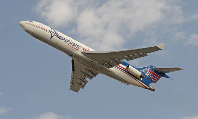 Boeing 727-100 (N395AJ) - Imaged on 1/13/12