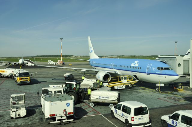 Boeing 737-700 (PH-BCB) - KLM Boeing 737-8K2(WL) PH-BCB in Helsinki Vantaa Airport