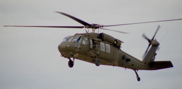 Sikorsky S-70 (02-6993) - A Delaware Army Guard Blackhawk (26993) landing at TAC Air, the FBO at Blue Grass Airport (KLEX)... 993 was leading a flight of three Blackhawks cross-country...