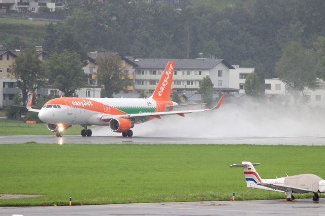 Airbus A320 (OE-IVV)