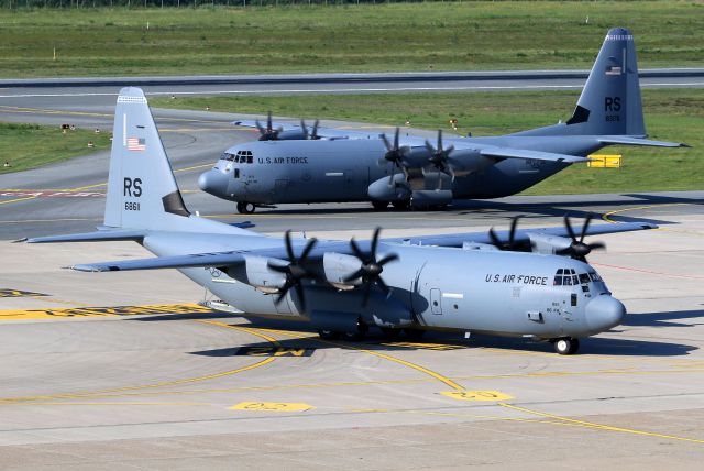 Lockheed C-130 Hercules (06-8611) - Big paratroopers training day at Grafenwöhr with 4 Hercules picking up paratroopers at NUE/EDDN.