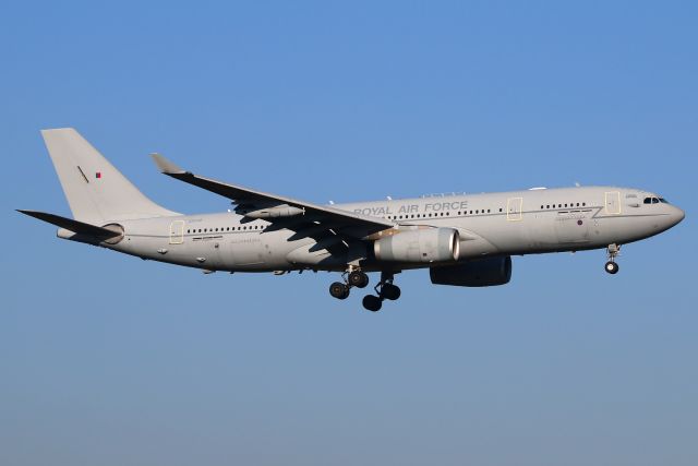 Airbus A330-200 (ZZ338)