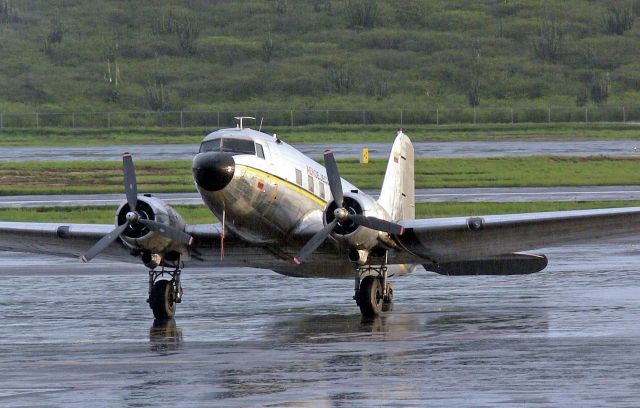 Douglas DC-3 (YV201T)