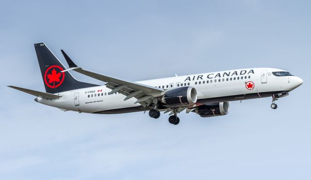 Boeing 737 MAX 8 (C-FSEQ)