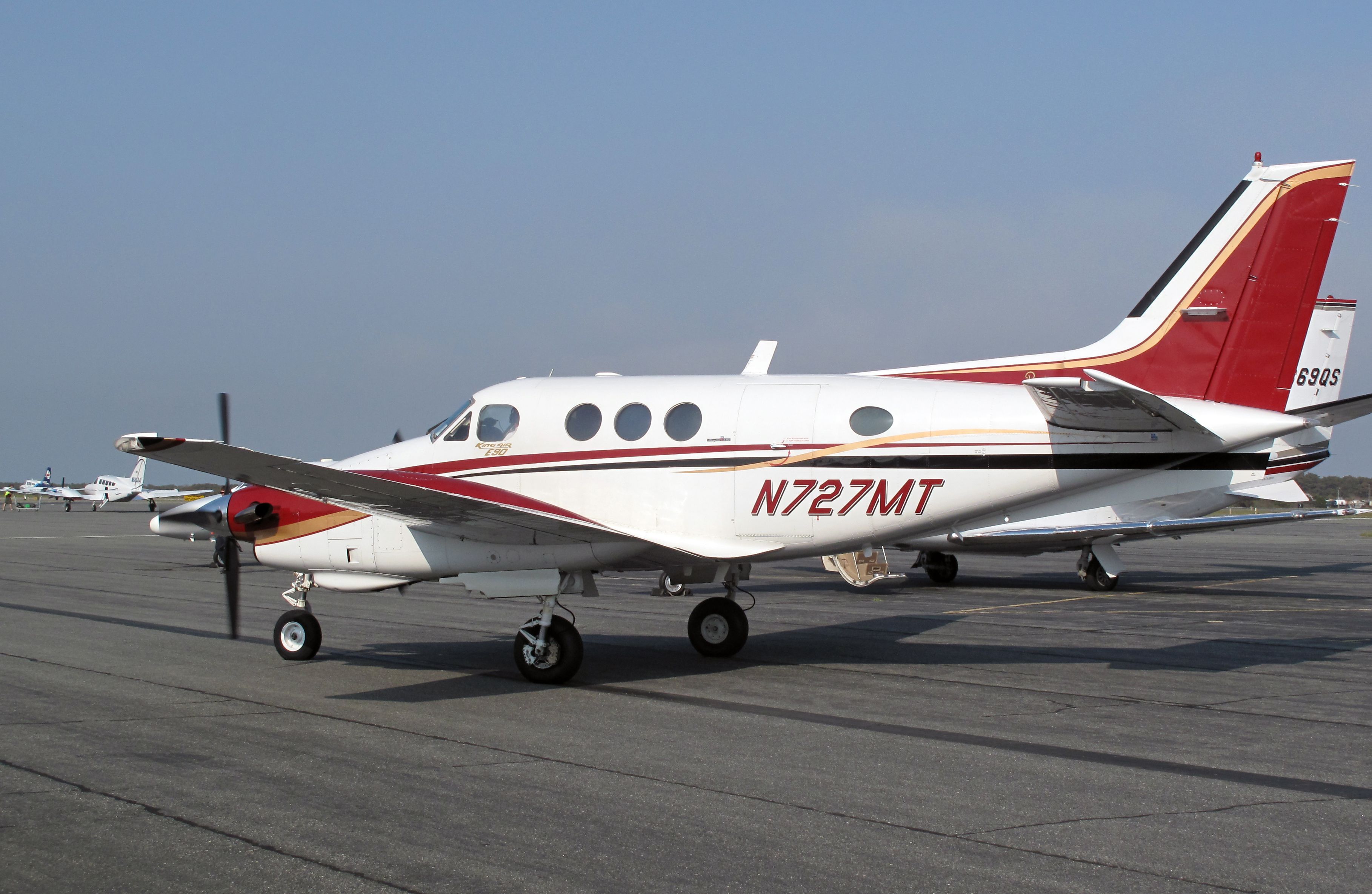 Beechcraft King Air 90 (N727MT)