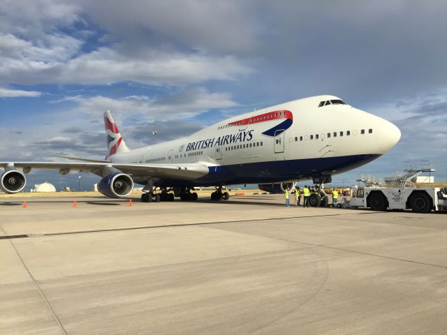 Boeing 747-400 (G-CIVU)