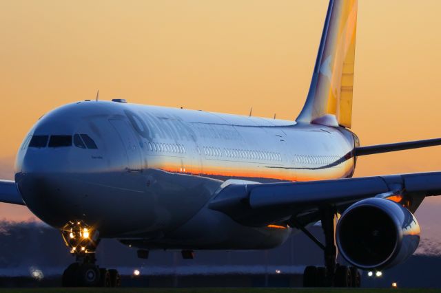 Airbus A330-200 (VH-EBN)