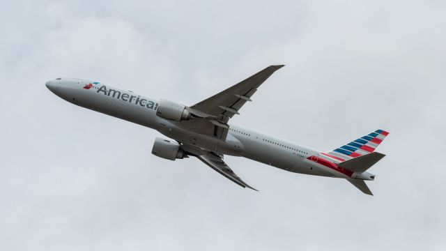 BOEING 777-300ER (N723AN)