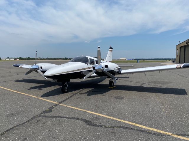 Piper Seneca (N1142X) - After detailing - shiny.