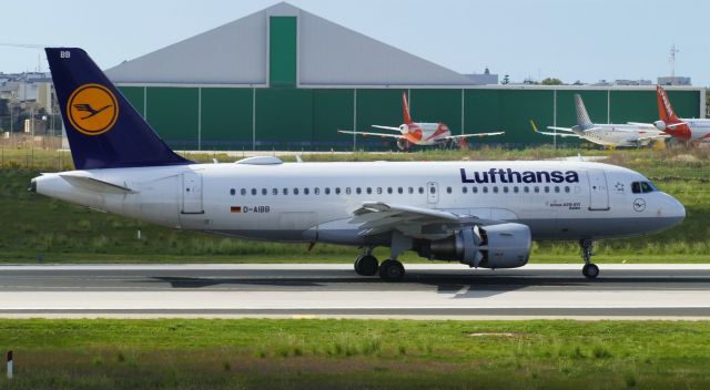 Airbus A319 (D-AIBB) - On landing RW31