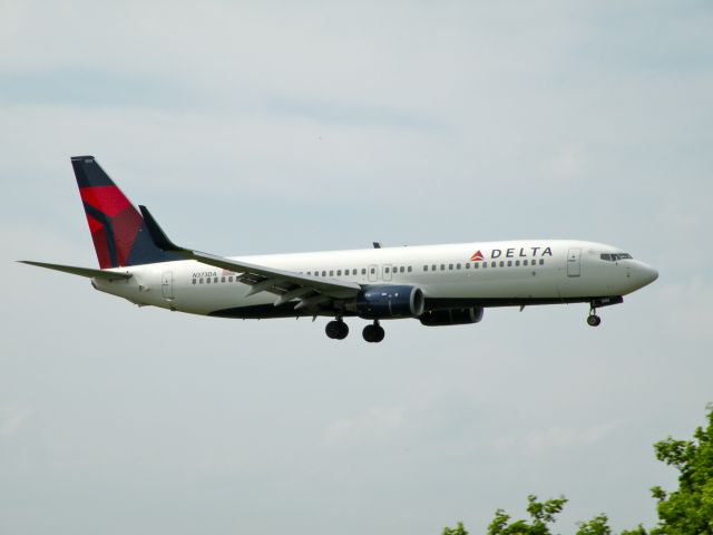 Boeing 737-800 (N373DA)