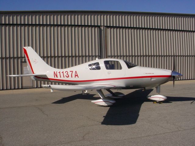 Cessna 350 (N1137A)