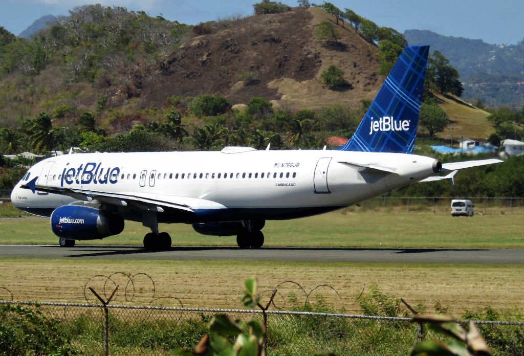 Airbus A320 (N766JB)