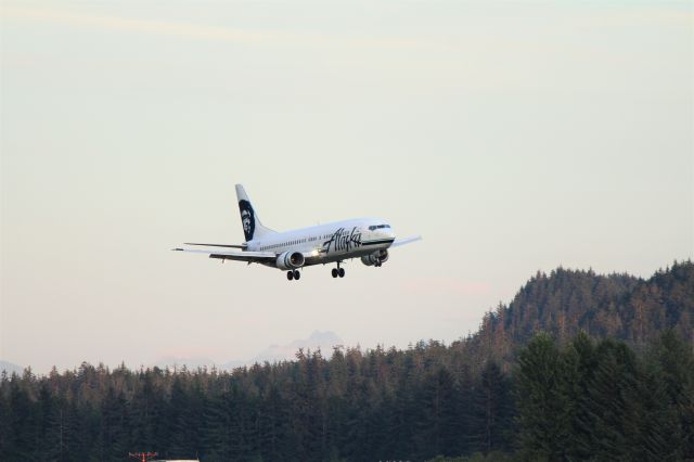 BOEING 737-400 (N756AS)