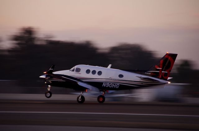 Beechcraft King Air 90 (N90HG)