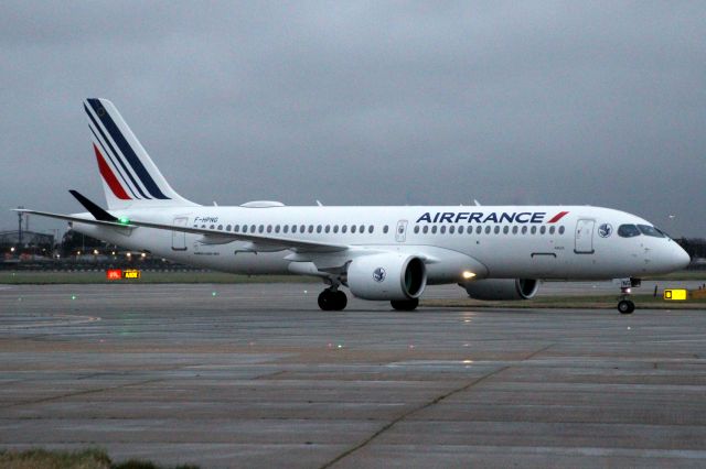 Airbus A220-300 (F-HPNG) - Taxiing to Stand 401 on 23-Jan-24 operating flight AFR1280 from LFPG.