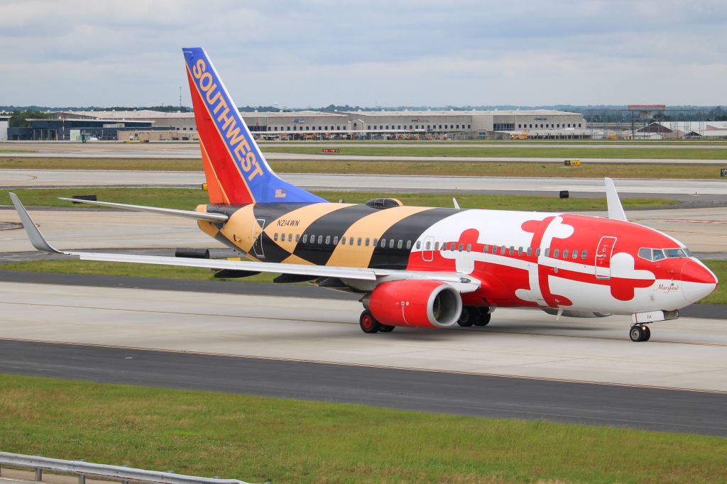 Boeing 737-700 (N214WN)