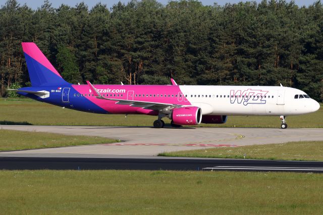 Airbus A321 (9H-WAA)