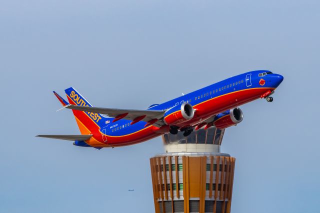 Boeing 737 MAX 8 (N872CB) - A Southwest Airlines 737 MAX 8 in Canyon Blue retro livery taking off from PHX on 2/3/23. Taken with a Canon R7 and Tamron 70-200 G2 lens.