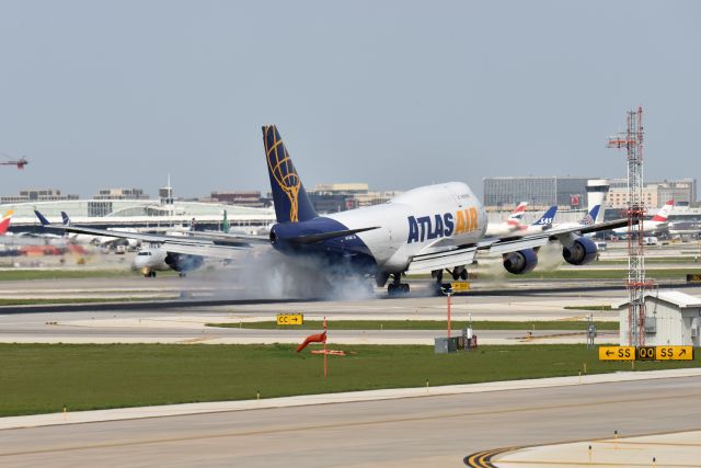 Boeing 747-400 (N472MC) - 10-C 05-05-23