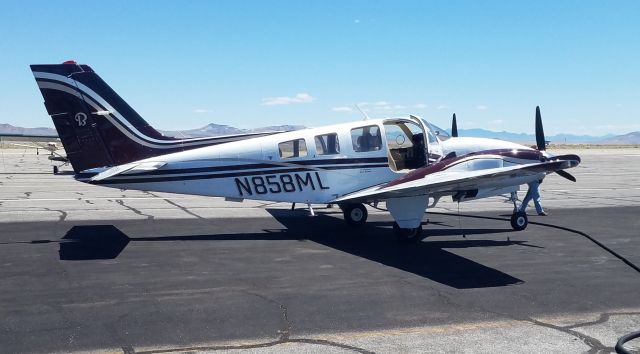 BEECH 58P Pressurized Baron (N858ML)