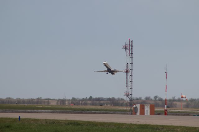 Canadair Regional Jet CRJ-900 (N936XJ)