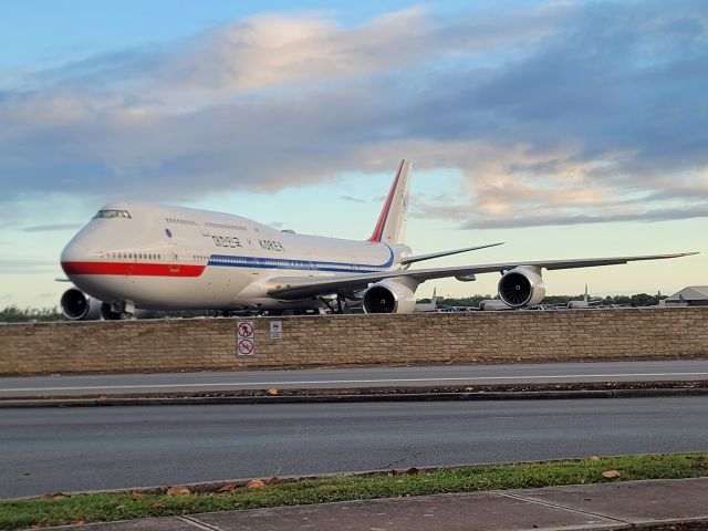 N2201 — - Code 1 on the ramp at Hickam.