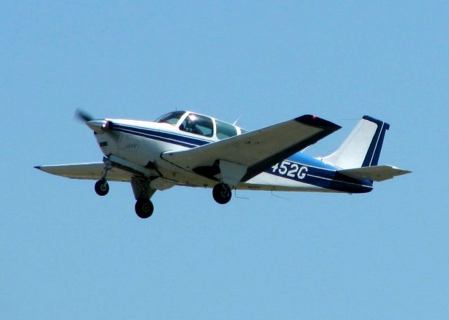 Beechcraft Bonanza (33) (N1452G) - Off of Rwy 32 at Downtown Shreveport.