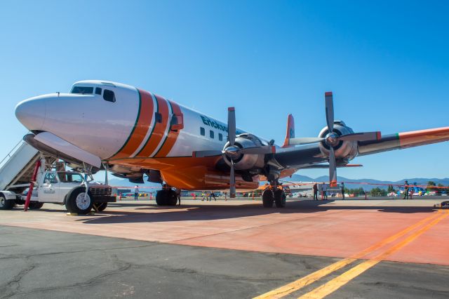 Douglas DC-7 (N401US)