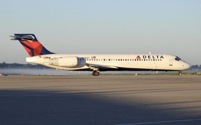 Boeing 717-200 (N928AT)