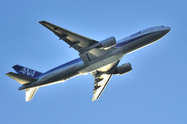 Boeing 777-200 (JA714A) - 2013