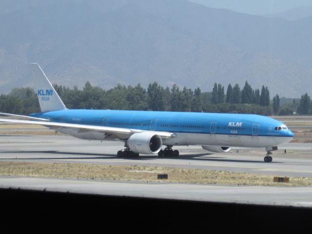 BOEING 777-300ER (PH-BVC)