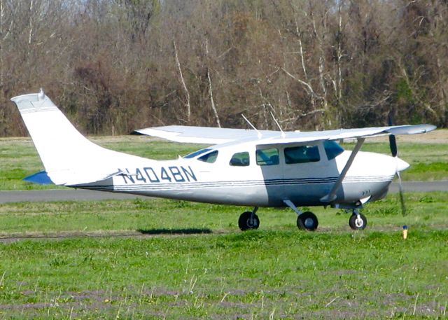 Cessna 206 Stationair (N404BN) - At Downtown Shreveport.