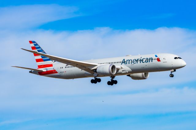 Boeing 787-9 Dreamliner (N830AN) - American Airlines 787-9 landing at DFW on 12/25/22. Taken with a Canon R7 and Tamron 70-200 G2 lens.