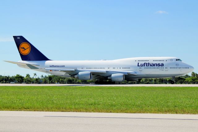 Boeing 747-400 (D-ABVM)